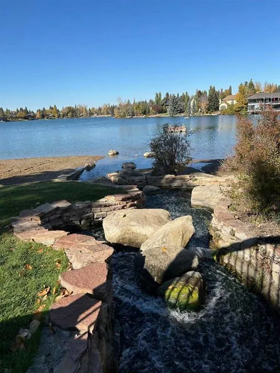 1275 Lake Sundance Crescent SE