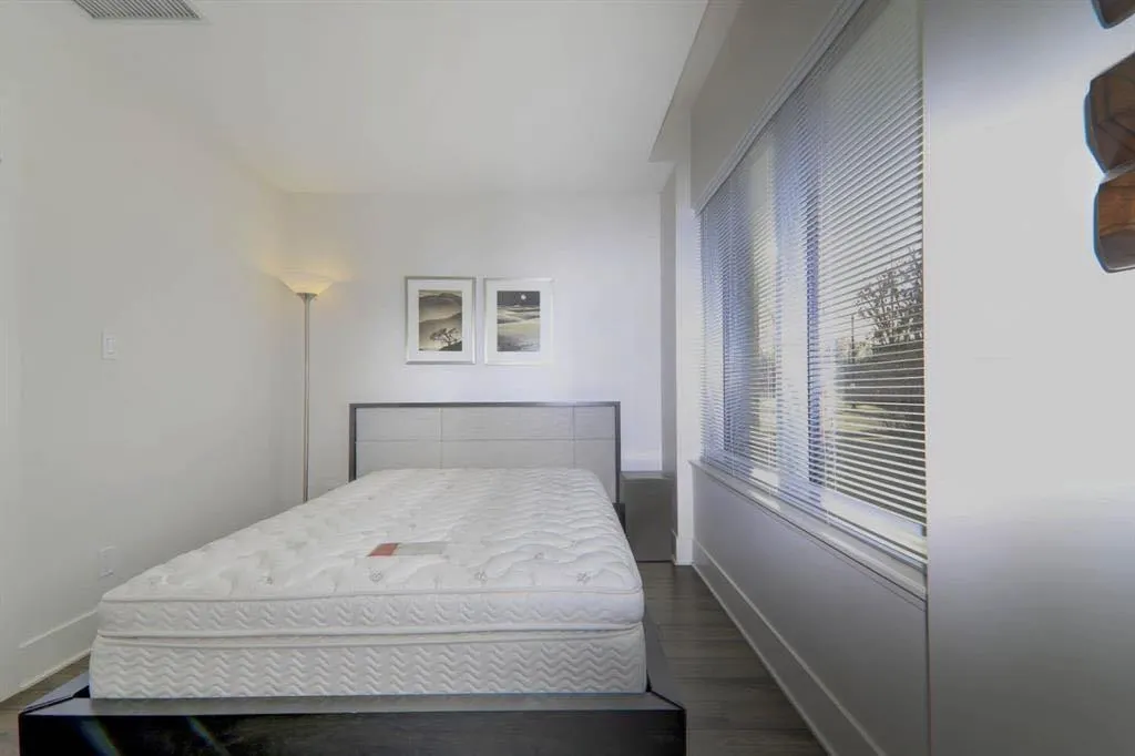 38 9 Street NE, #401