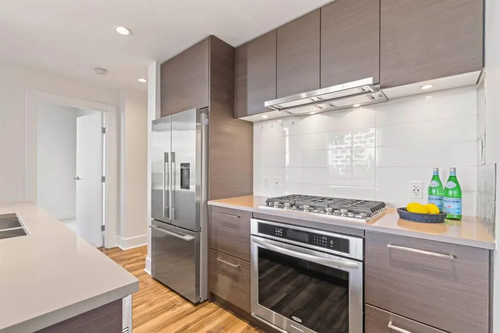 38 9 Street NE, #401