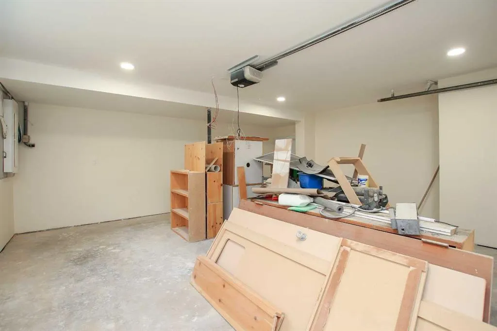 27 Gregson Crescent