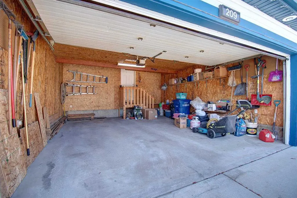 209 Sagewood Place SW