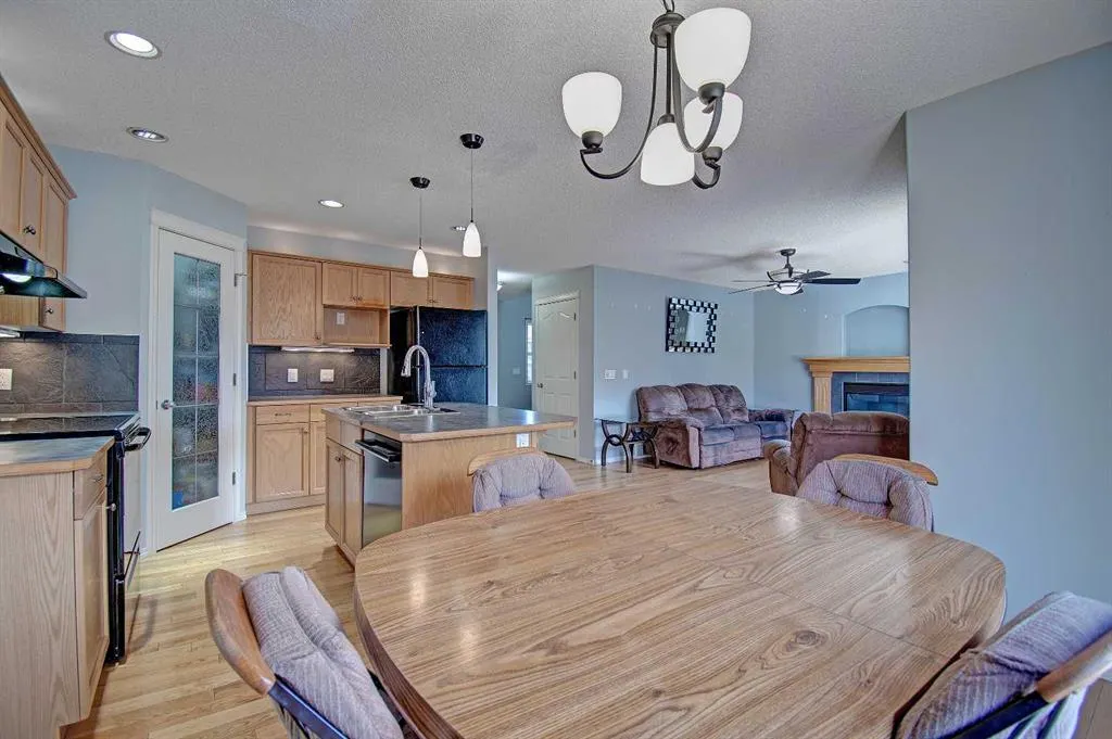 209 Sagewood Place SW