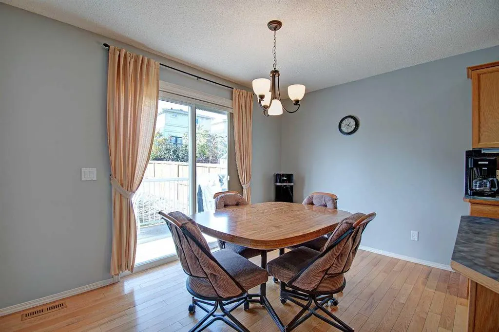 209 Sagewood Place SW