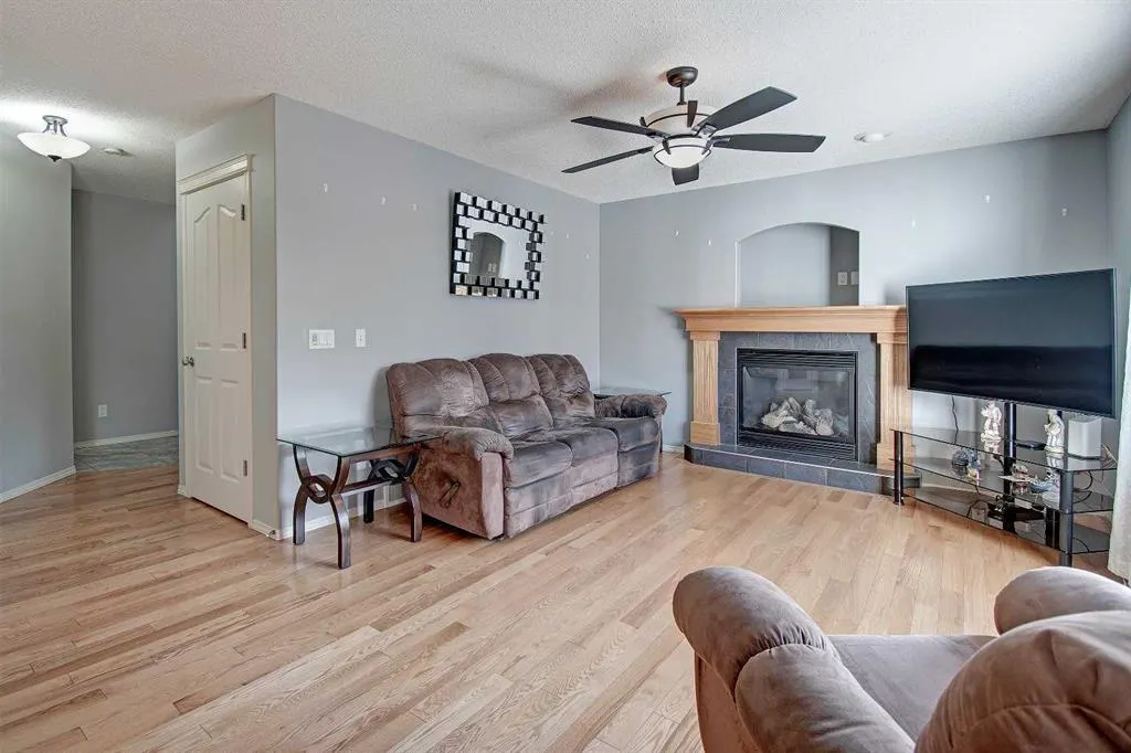 209 Sagewood Place SW