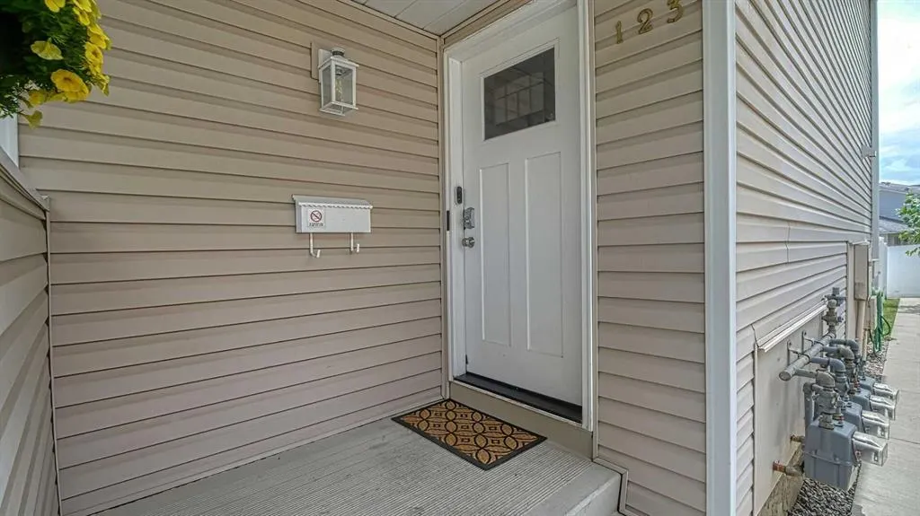 123 Woodsman Lane SW