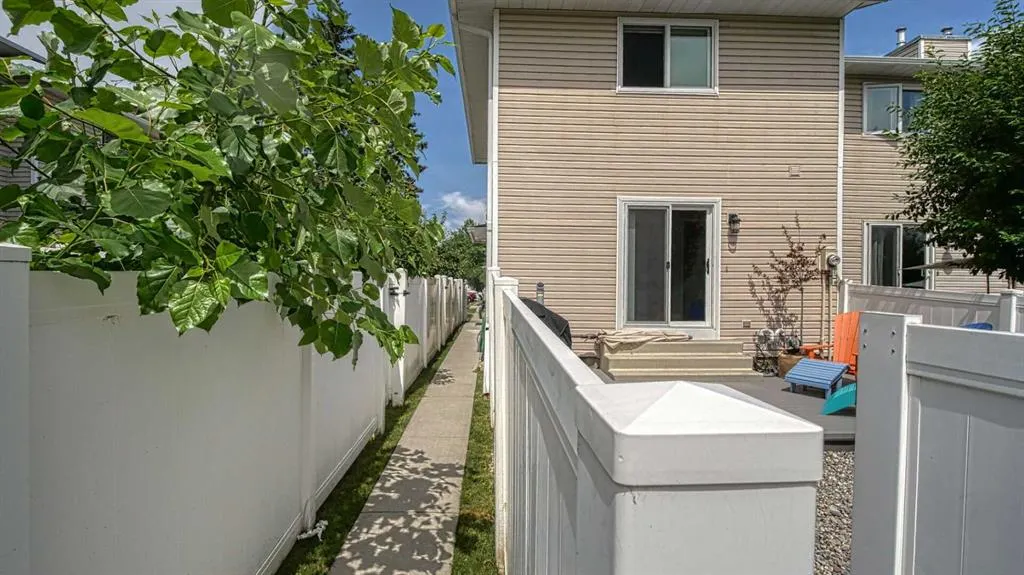 123 Woodsman Lane SW