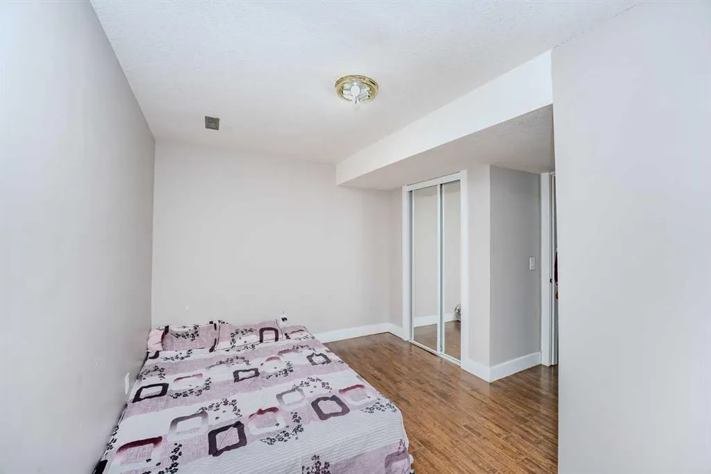 4 Del Ray Crescent NE