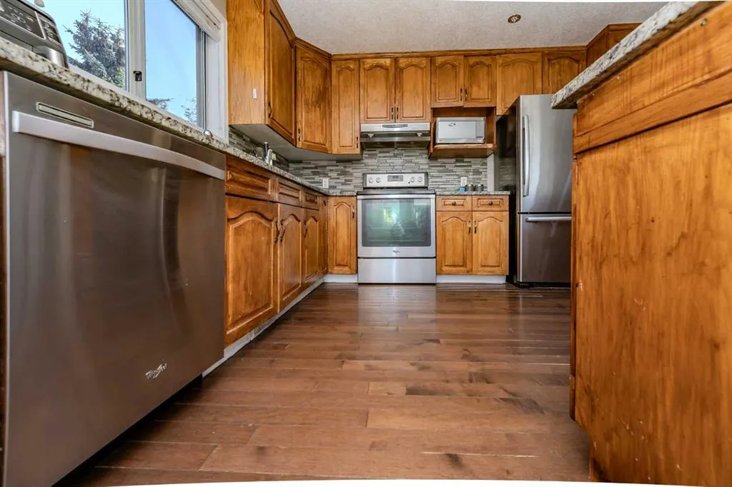 4 Del Ray Crescent NE