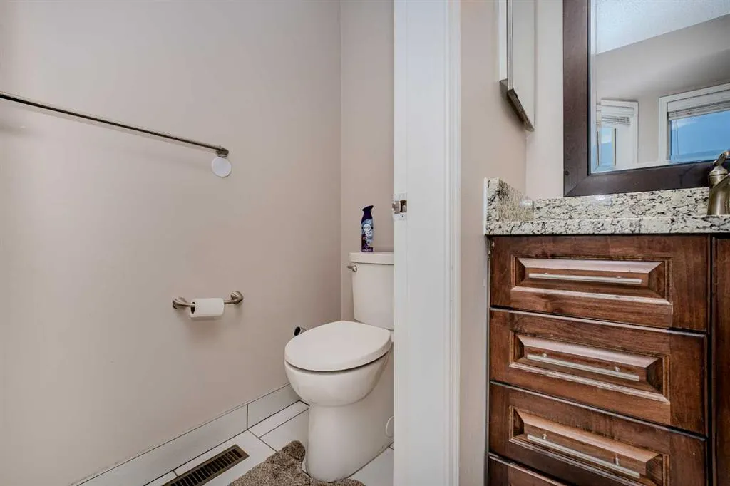 4 Del Ray Crescent NE