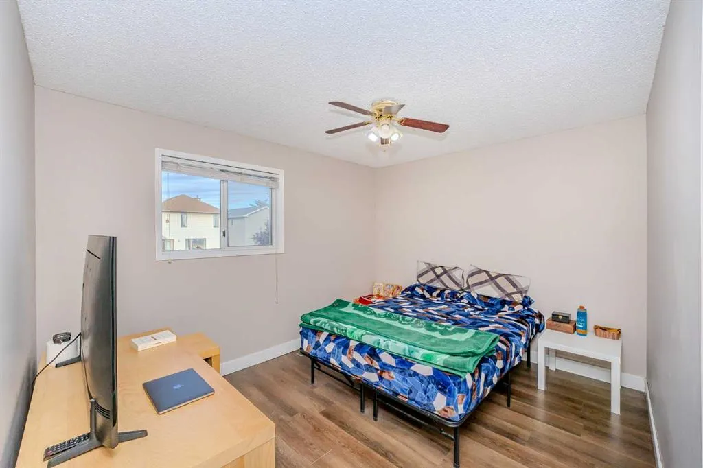 4 Del Ray Crescent NE