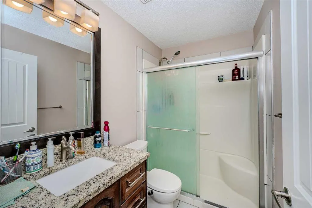 4 Del Ray Crescent NE