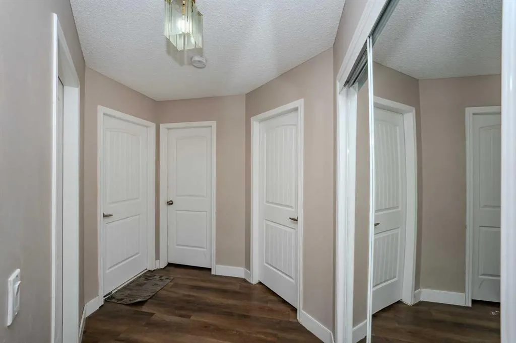 4 Del Ray Crescent NE