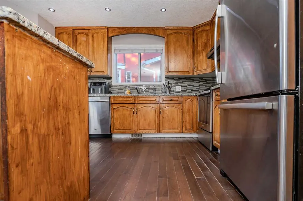4 Del Ray Crescent NE