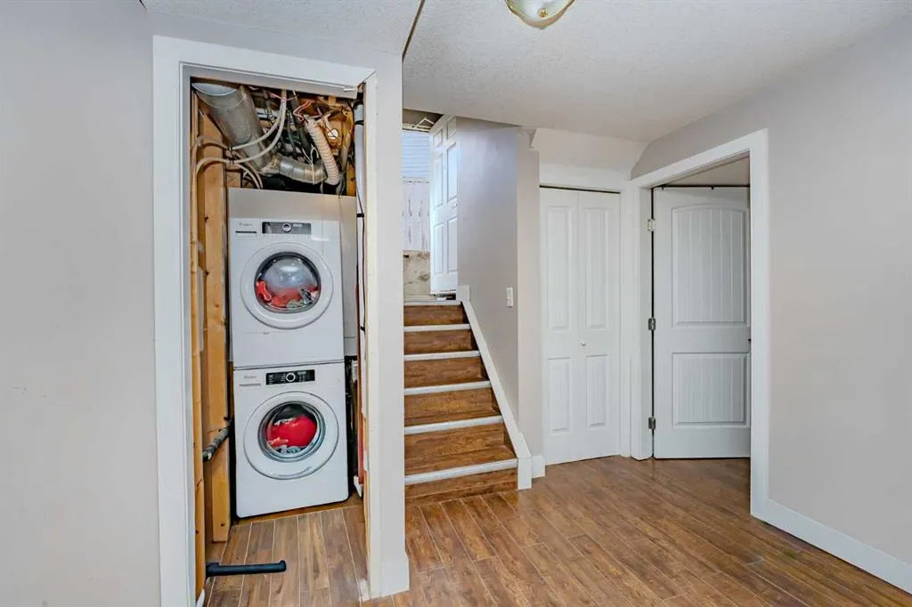 4 Del Ray Crescent NE