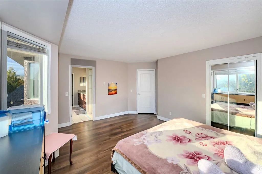 4 Del Ray Crescent NE