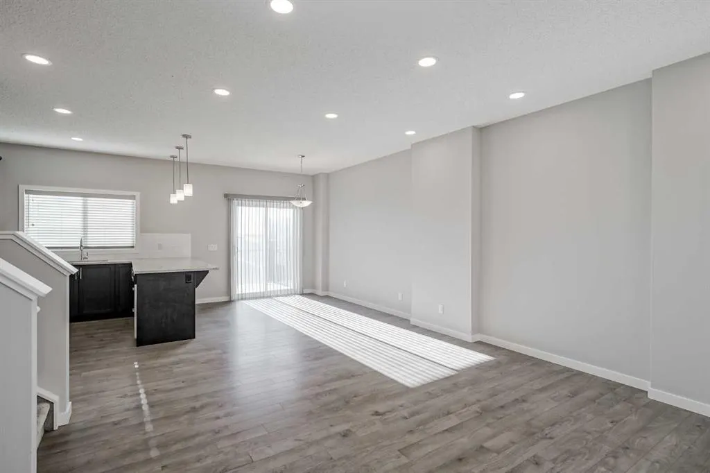 170 Carringvue Park NW