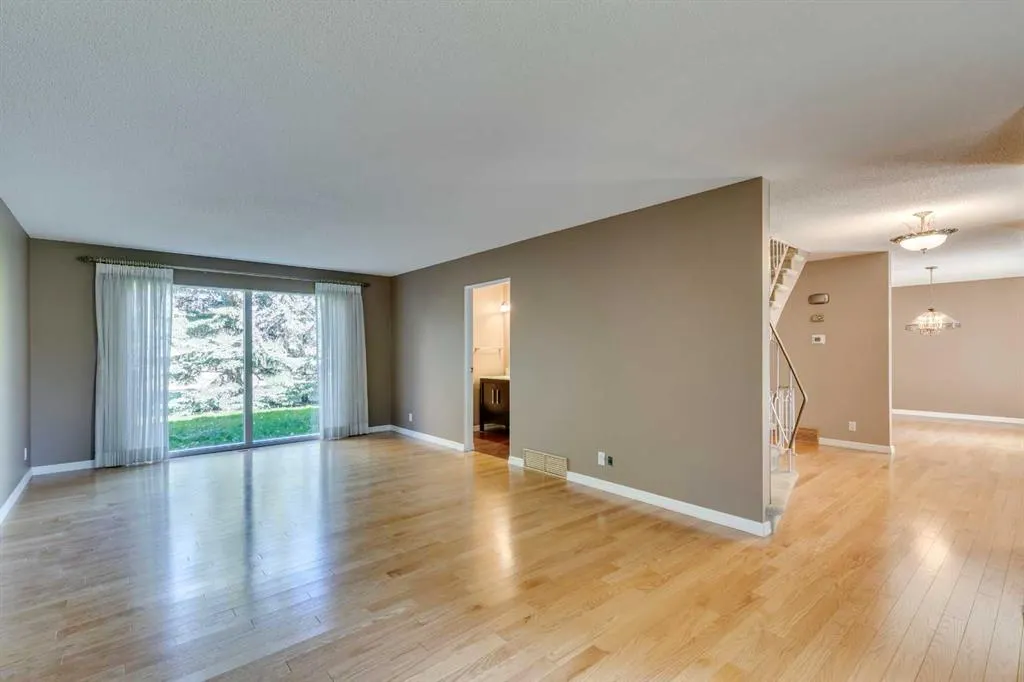 1257 Varsity Estates Road NW