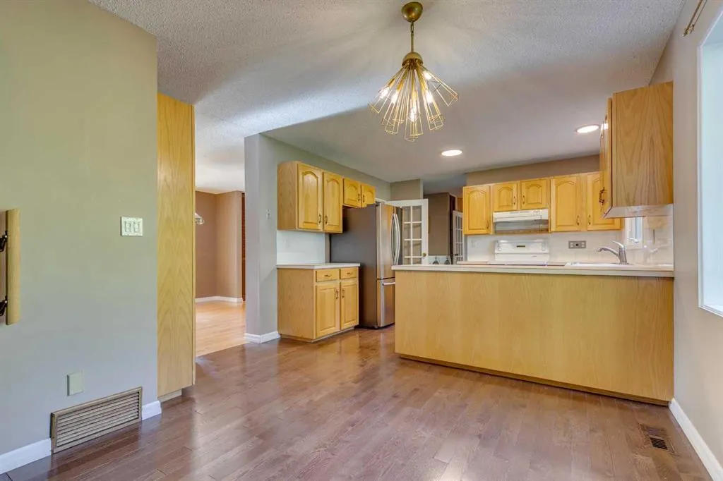 1257 Varsity Estates Road NW