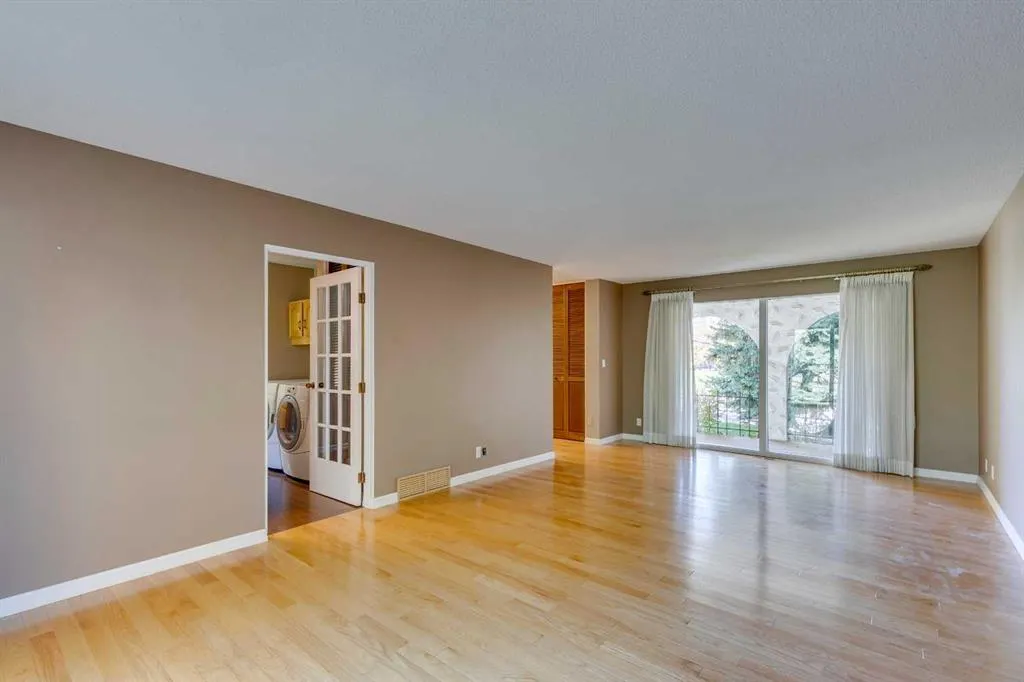 1257 Varsity Estates Road NW