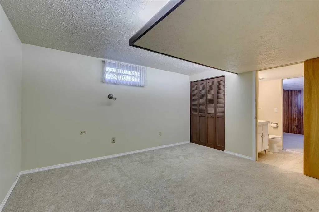 1257 Varsity Estates Road NW