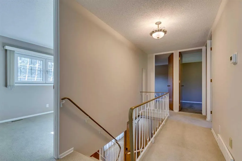 1257 Varsity Estates Road NW