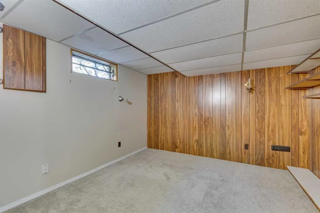 1257 Varsity Estates Road NW