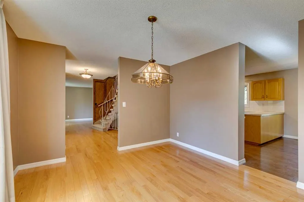 1257 Varsity Estates Road NW
