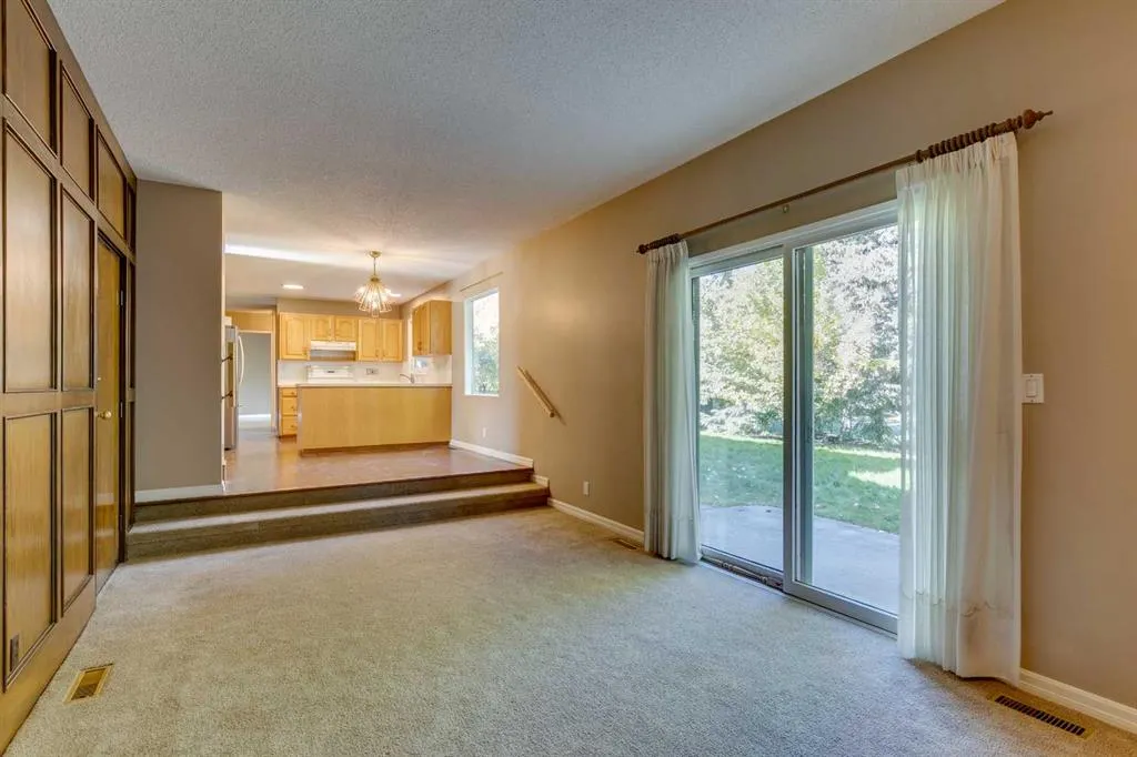 1257 Varsity Estates Road NW