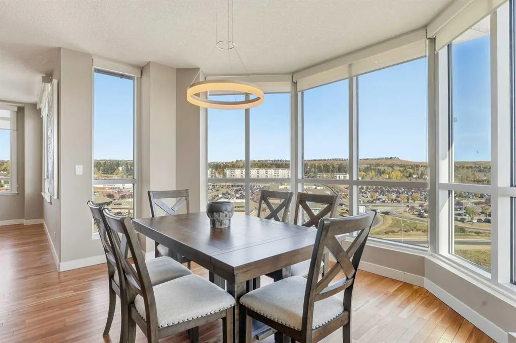 32 Varsity Estates Circle NW, #1005