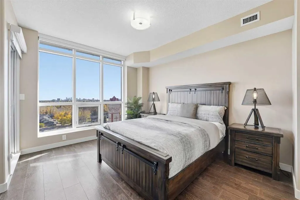 32 Varsity Estates Circle NW, #1005