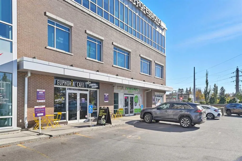 32 Varsity Estates Circle NW, #1005