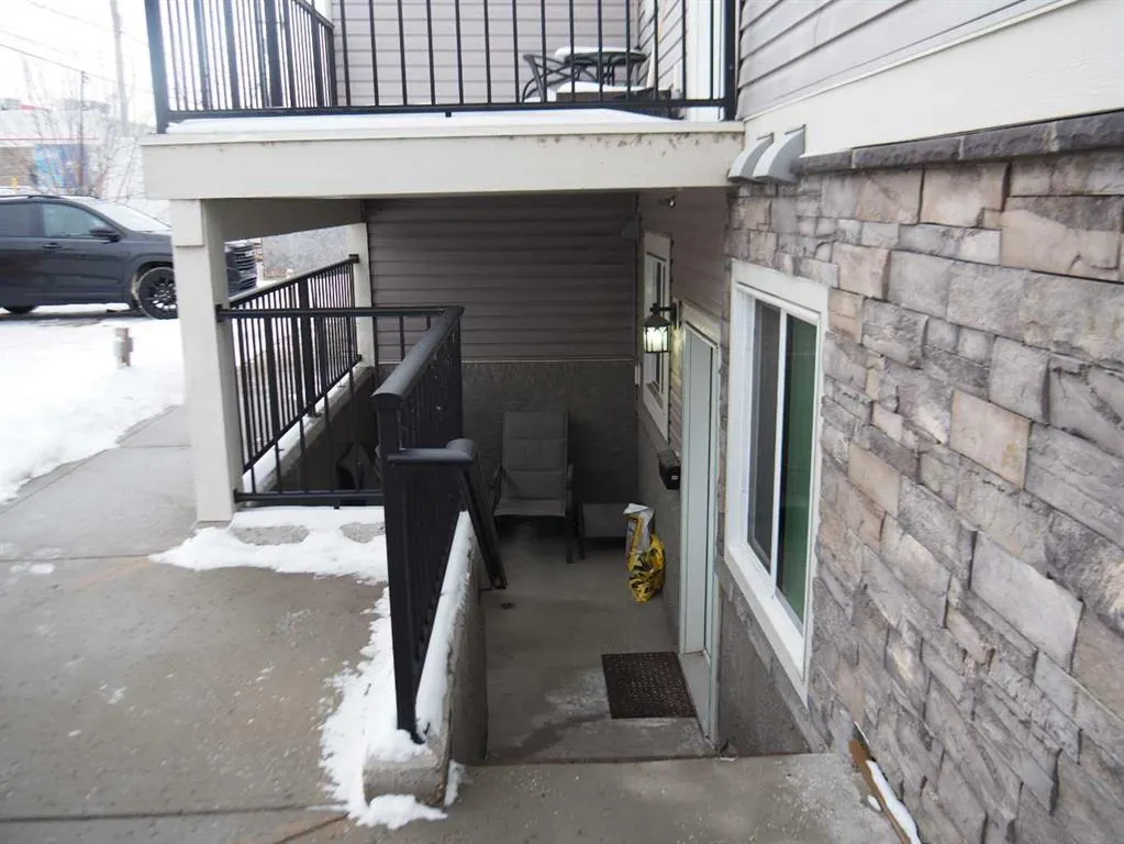 5917 51 Avenue, #1