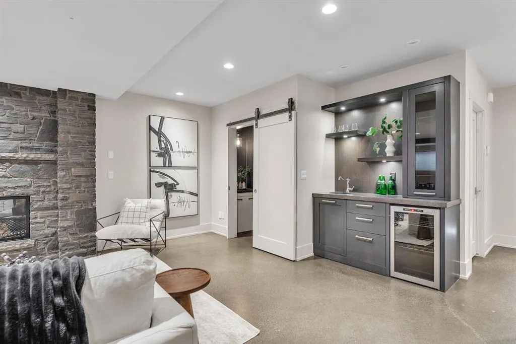 625 Britannia Drive SW