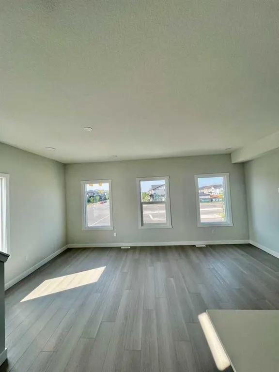 344 Corner Meadows Square NE