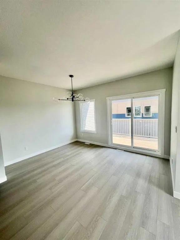 344 Corner Meadows Square NE