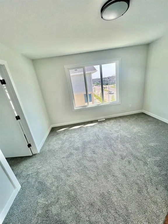 344 Corner Meadows Square NE