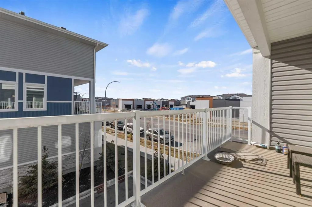 344 Corner Meadows Square NE