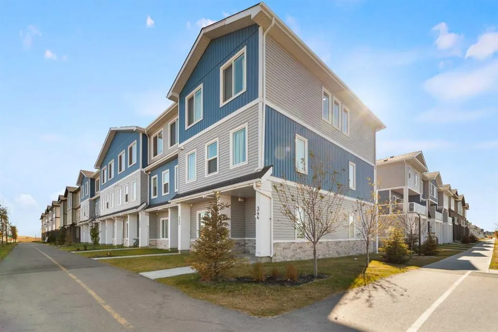 344 Corner Meadows Square NE