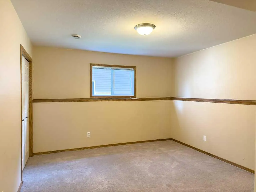 4412 58 Street Close