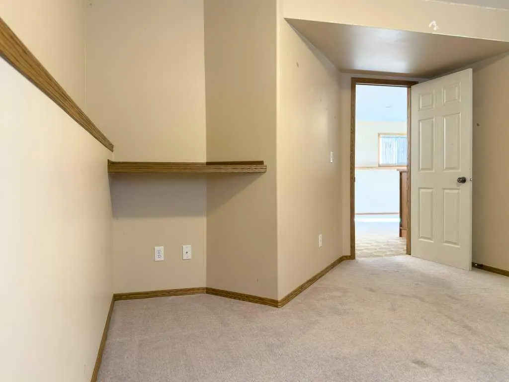 4412 58 Street Close