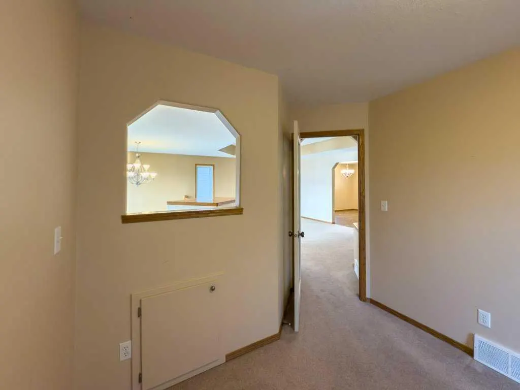 4412 58 Street Close