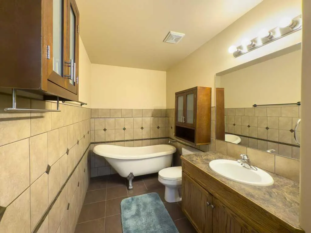 4412 58 Street Close