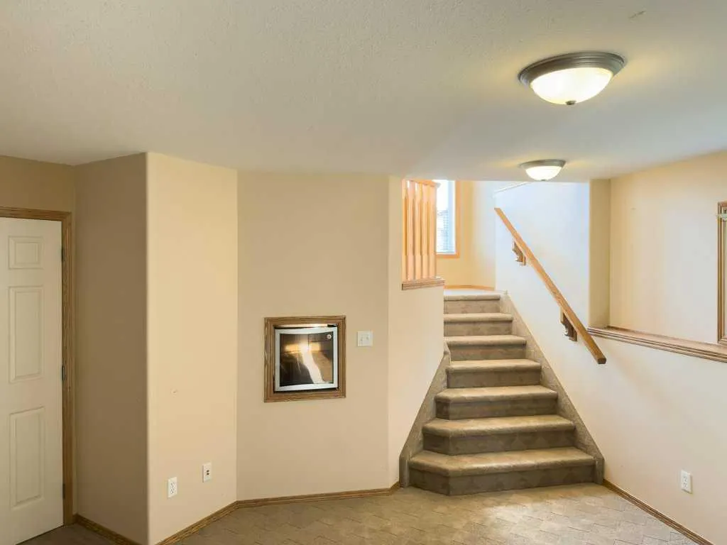 4412 58 Street Close