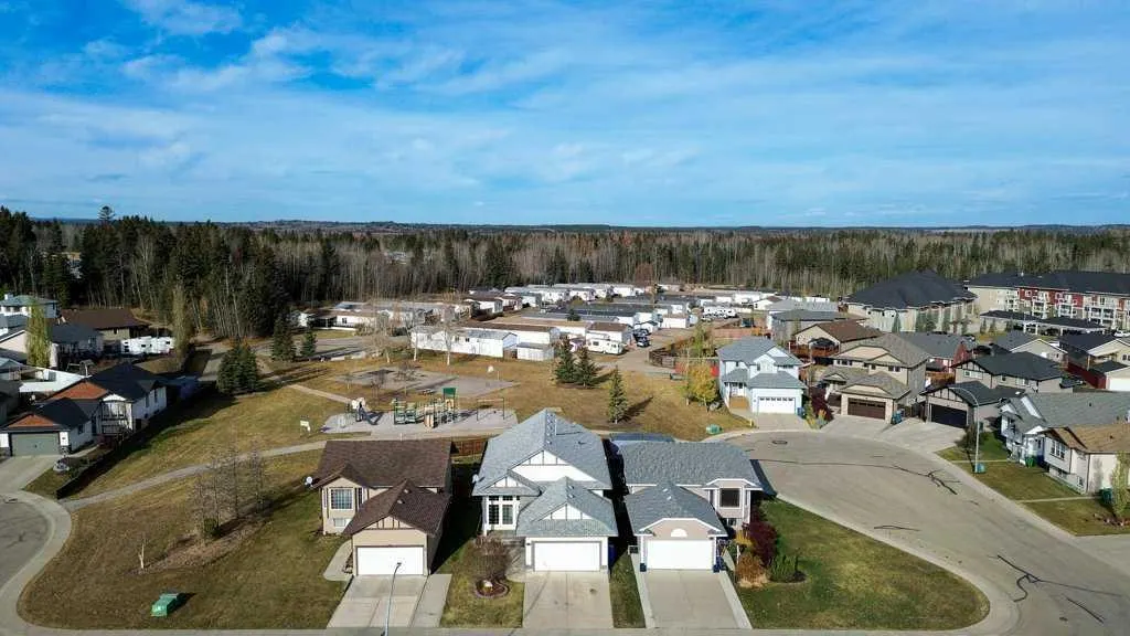 4412 58 Street Close