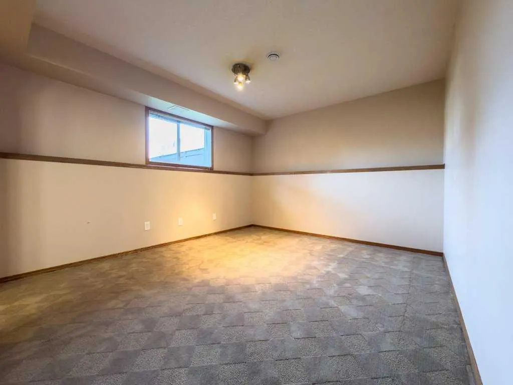 4412 58 Street Close