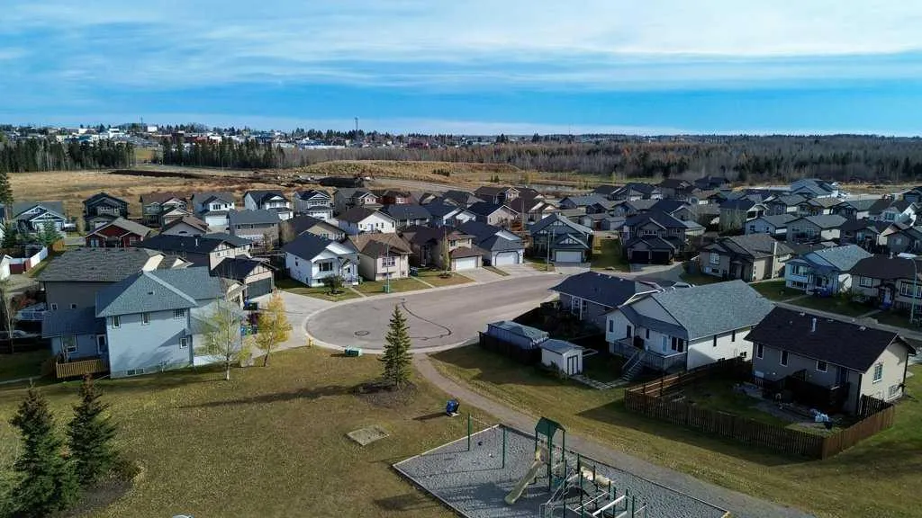 4412 58 Street Close