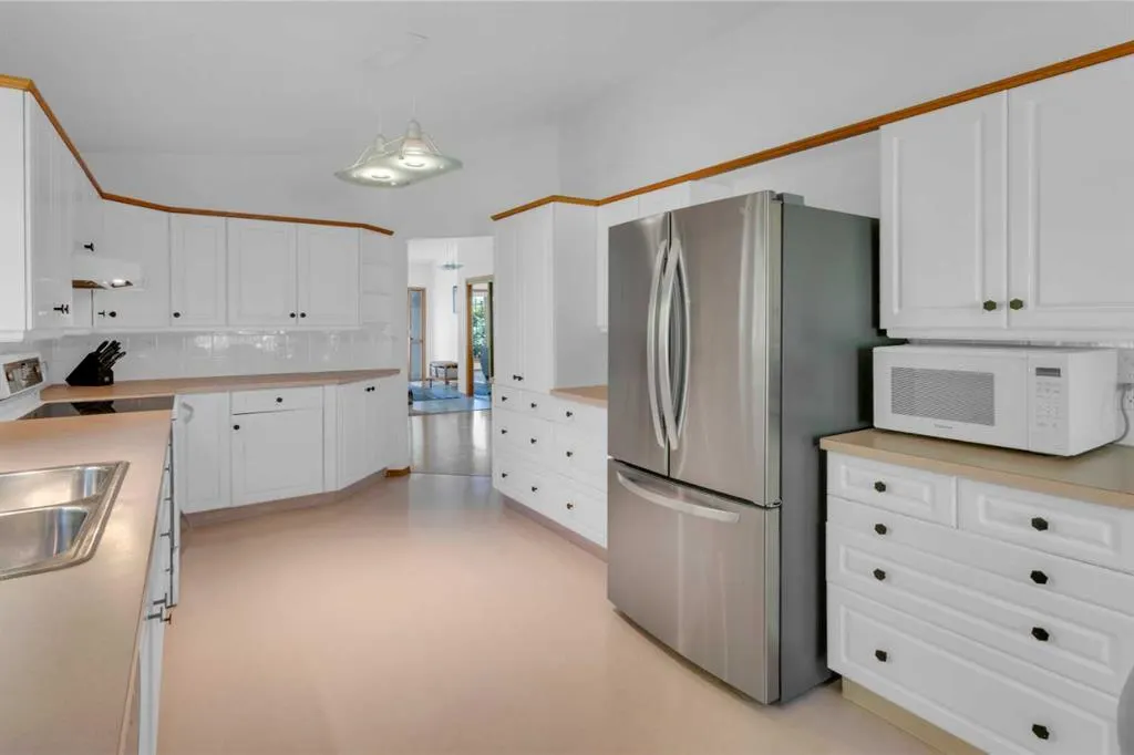 4 Christie Gardens SW
