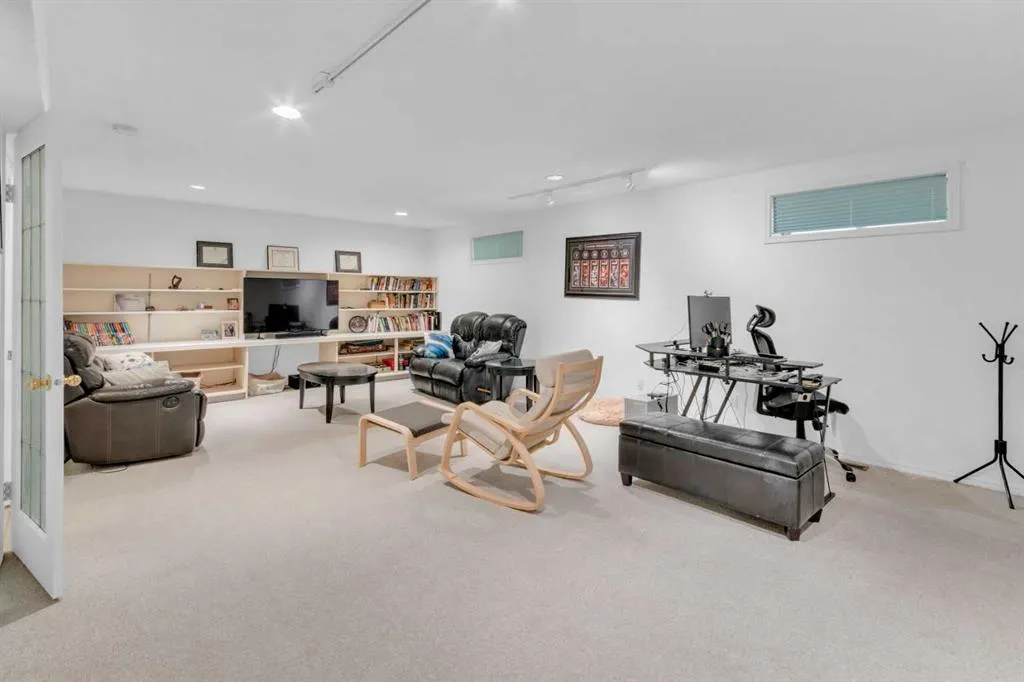 4 Christie Gardens SW