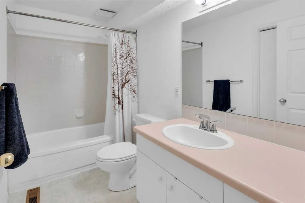 4 Christie Gardens SW