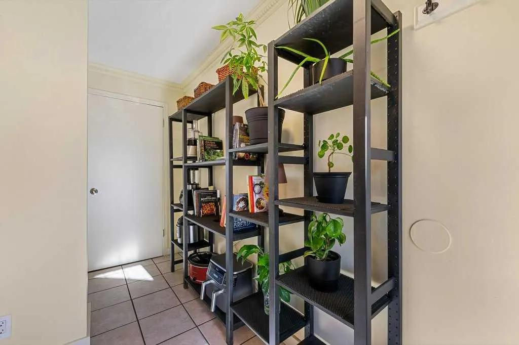 56 Shawmeadows Close SW